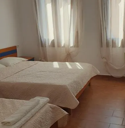 Pia Πανσιόν 3*