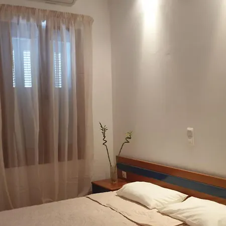 Pia Hriszí Aktí Haniá